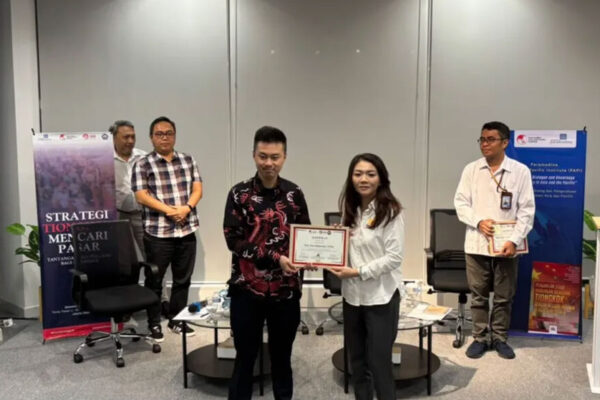 Strategi-Tiongkok-Mencari-Pasar-Tantangan-dan-Peluang-bagi-Indonesia